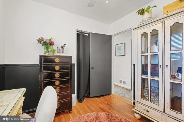 $899,900 | 2114 North Earley Street, Alexandria, VA 22302