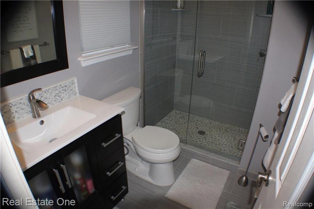 511 Whitney Drive Rochester Hills, MI 48307 - Photo 17 of 25