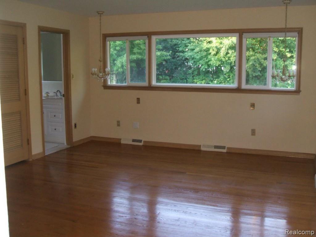 355 South Cranbrook Cross Road Bloomfield Hills, MI 48301 - Photo 17 of 25 Master Bedroom