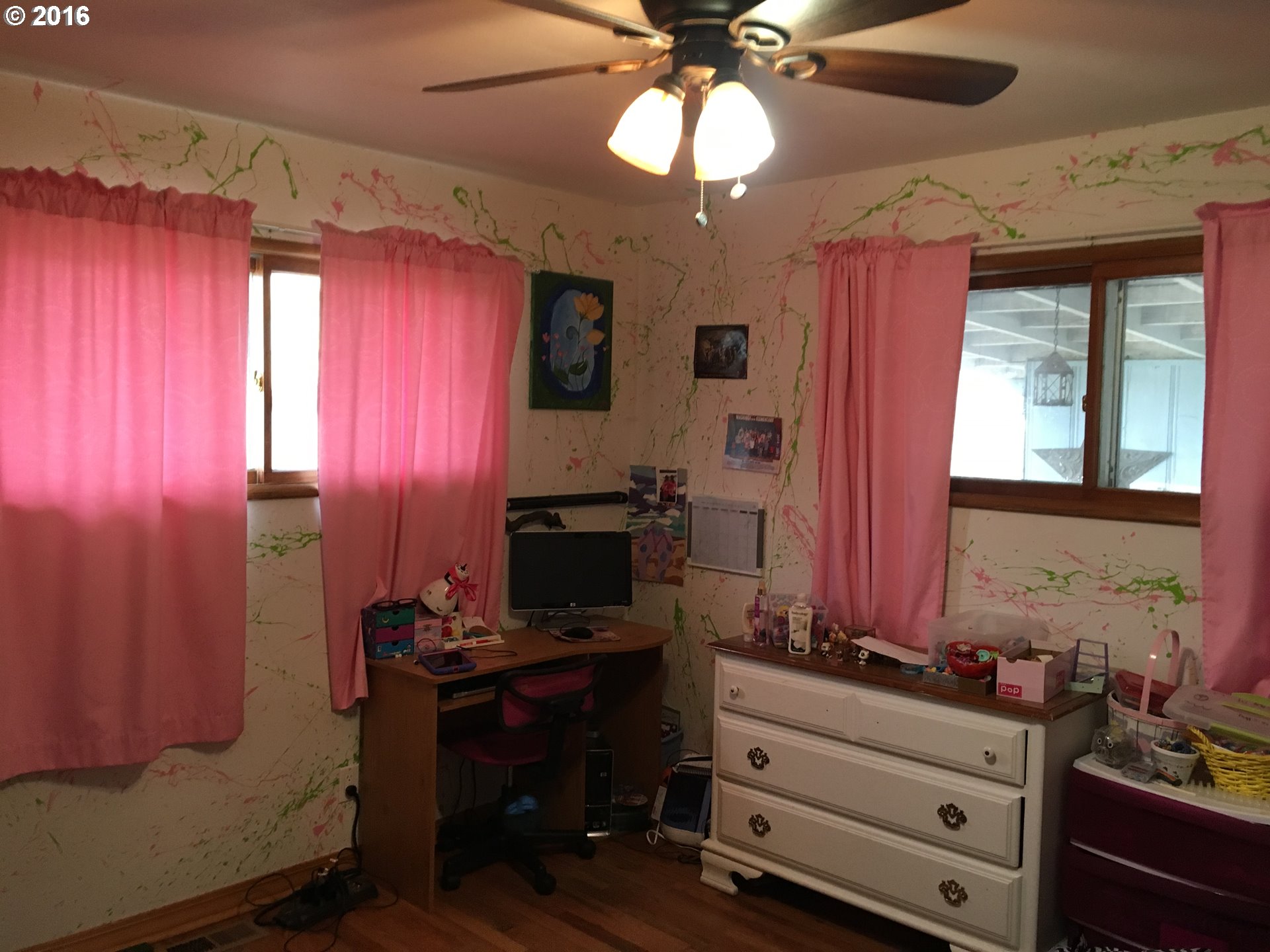 3311 Northeast Riverside Avenue Pendleton, OR 97801 - Photo 8 of 13 a room with furniture and a chandelier