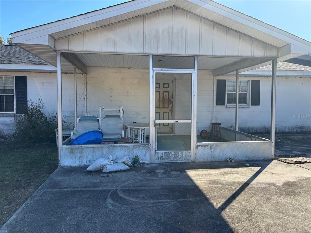 5614 Glen Harwell Road Plant City, FL 33566 - Photo 7 of 10 a view of a house with backyard