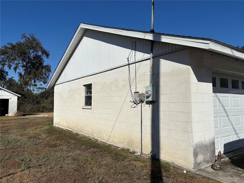 5614 Glen Harwell Road Plant City, FL 33566 - Photo 8 of 10 a view of a house with a street