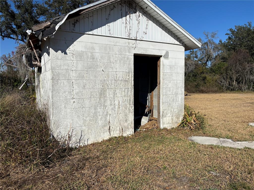 5614 Glen Harwell Road Plant City, FL 33566 - Photo 9 of 10