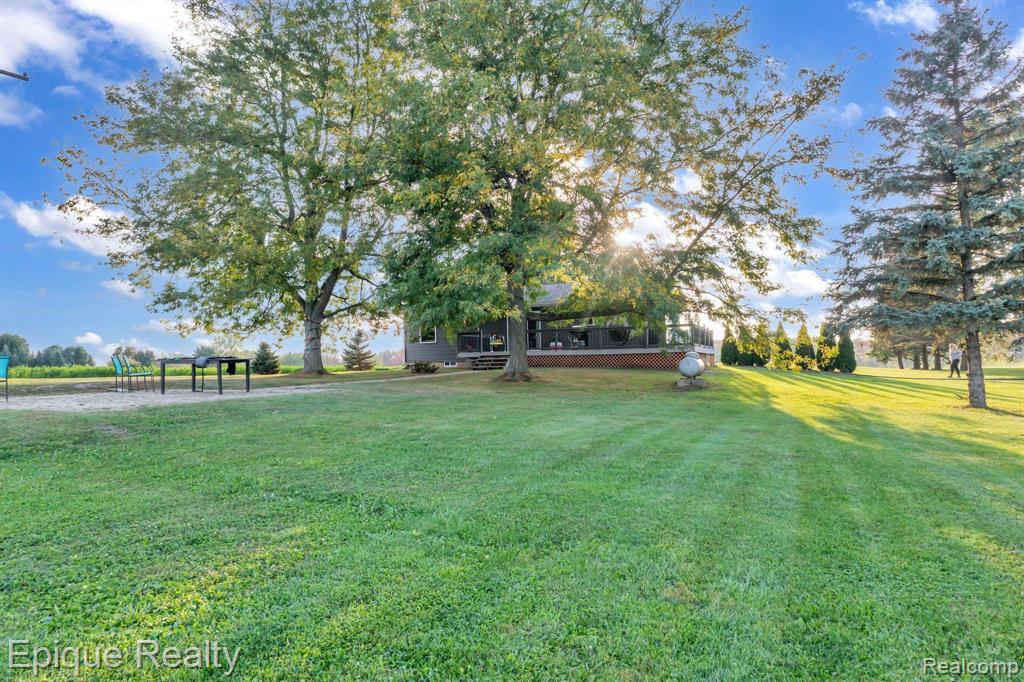 925 South Gregory Road Fowlerville, MI 48836 - Photo 9 of 36
