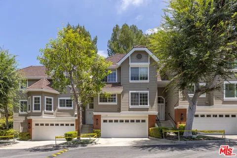 $849,500 | 20950 West Oxnard Street, Unit 10, Woodland Hills, CA 91367