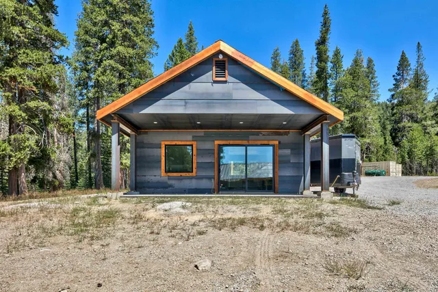 $6,888,888 | 804 Fiberboard Road, Sierraville, CA 96126