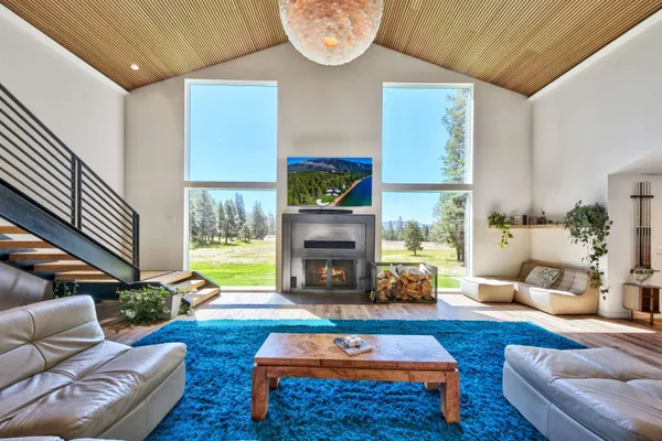 $6,888,888 | 804 Fiberboard Road, Sierraville, CA 96126