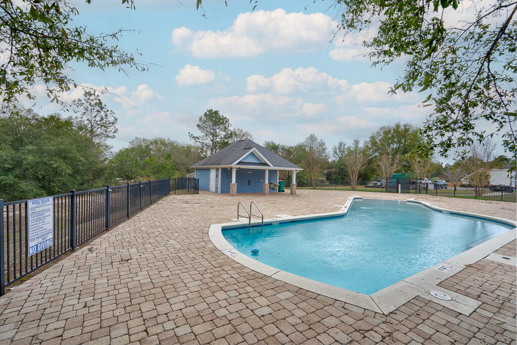 5781 Wayne Rogers Road Crestview, FL 32539 - Photo 45 of 47 pool