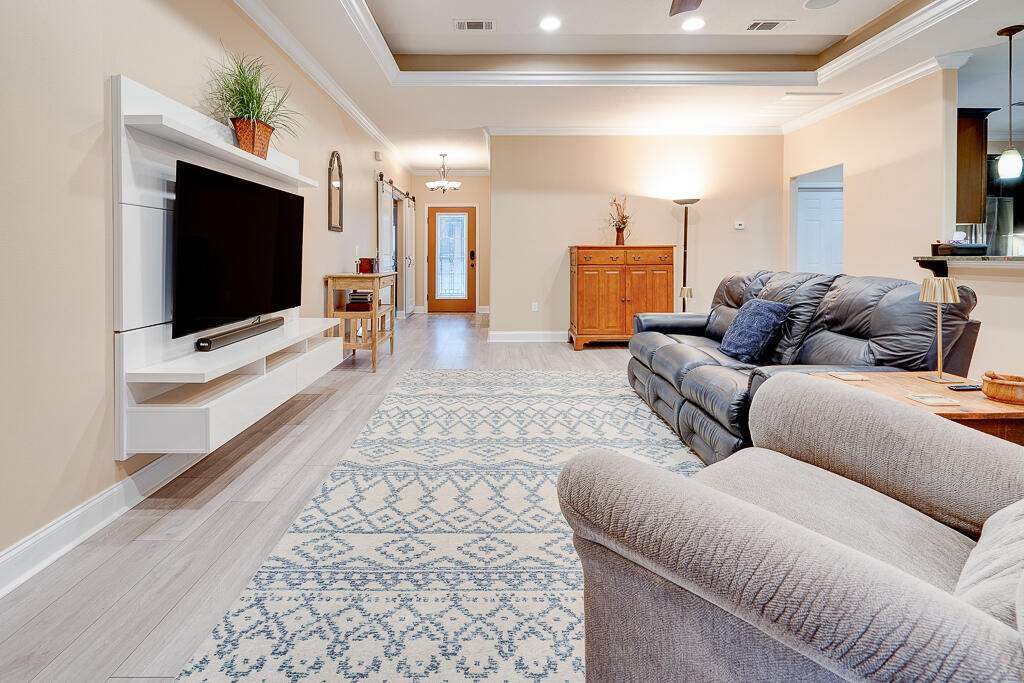 5781 Wayne Rogers Road Crestview, FL 32539 - Photo 6 of 47 Living room
