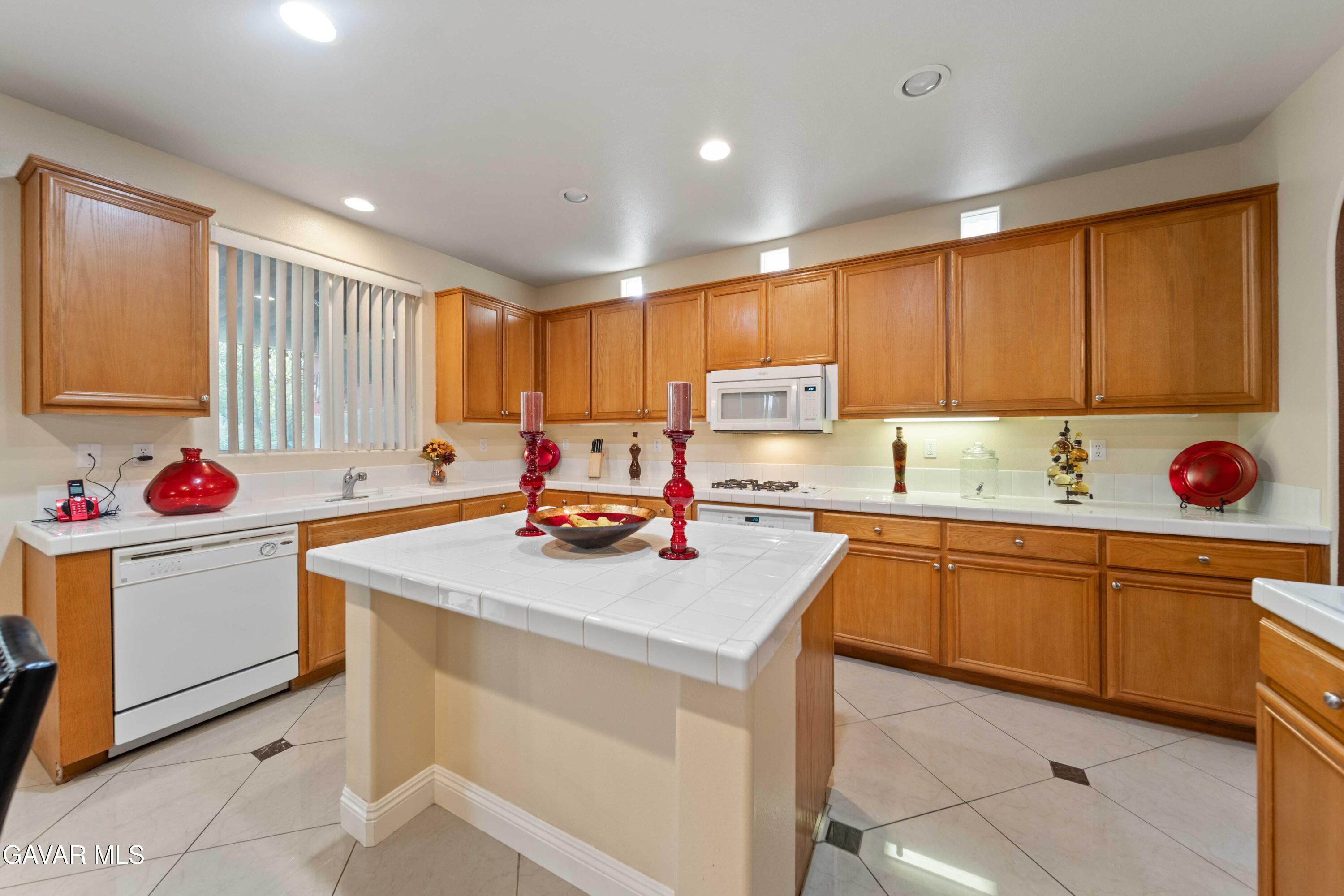 4818 Jade Court Lancaster, CA 93536 - Photo 28 of 37 10