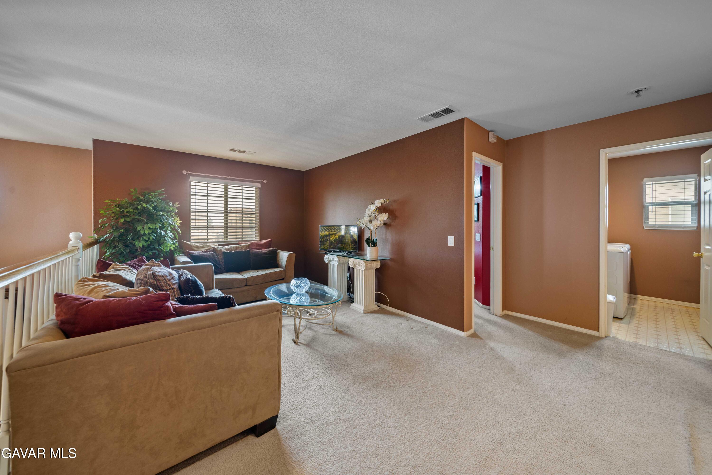 4818 Jade Court Lancaster, CA 93536 - Photo 3 of 37 21