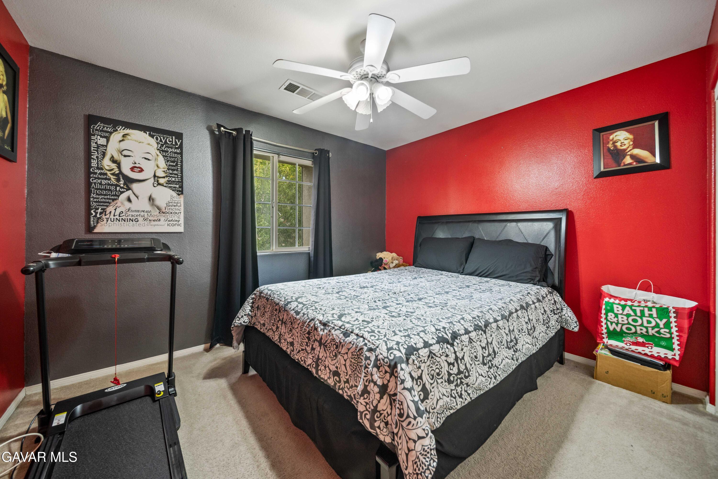 4818 Jade Court Lancaster, CA 93536 - Photo 7 of 37 25