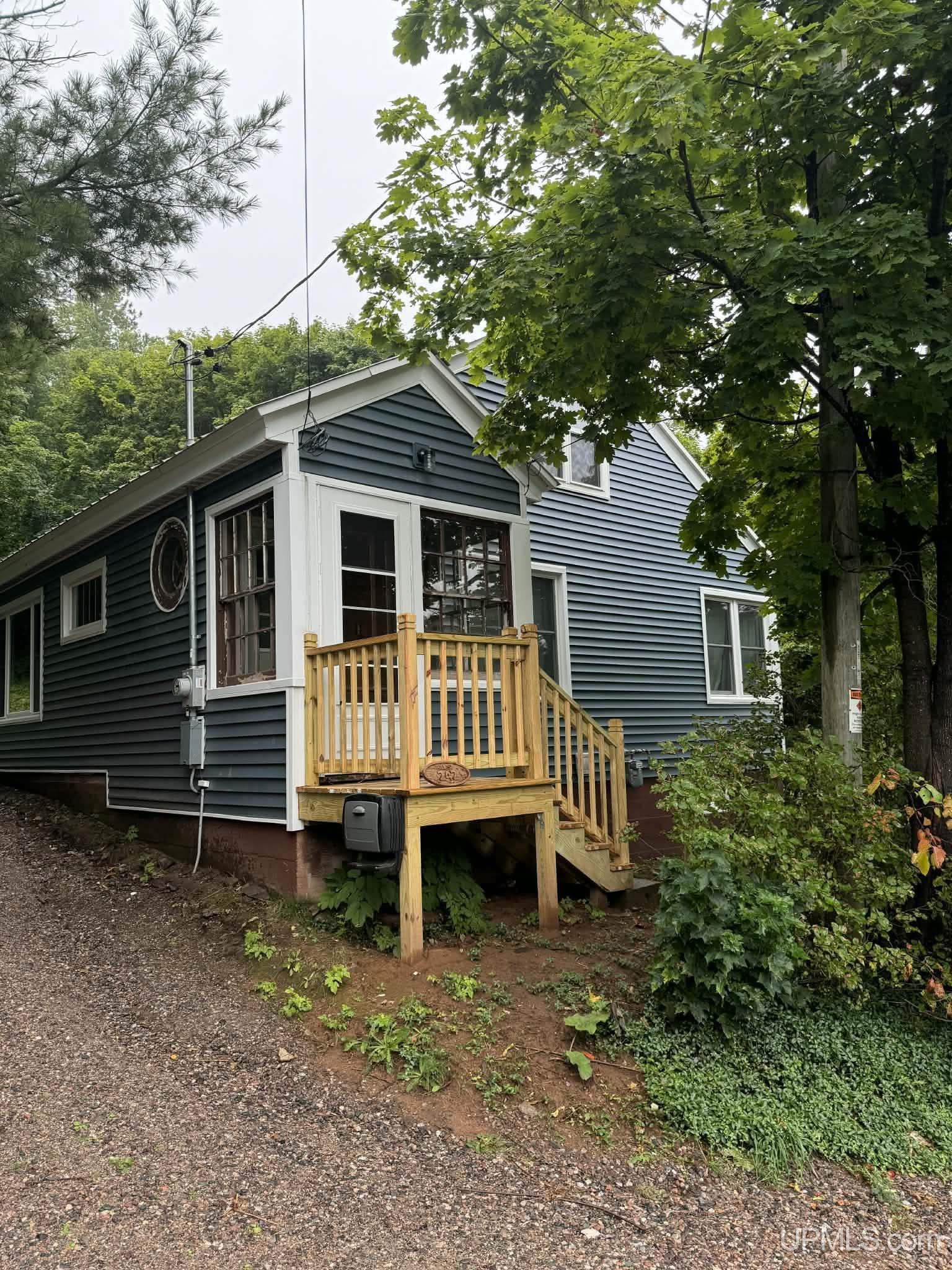 242 Hill Street Ishpeming, MI 49849 - Photo 1 of 27