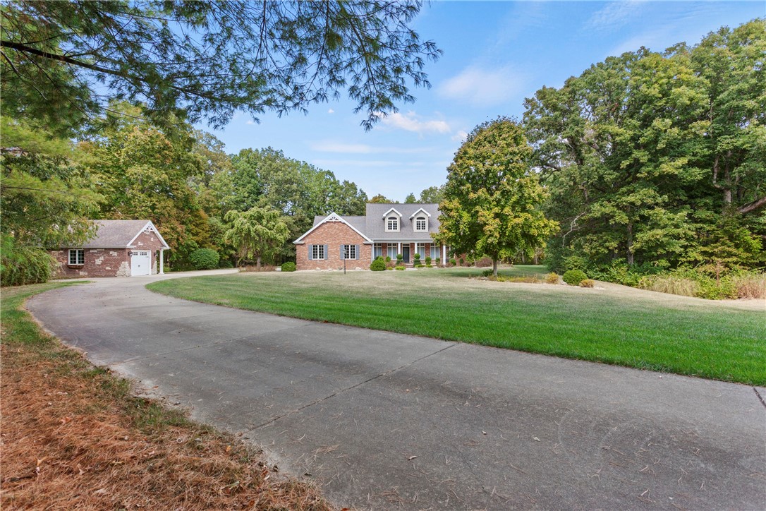 2389 Lincoln Hwy Road Charleston, IL 61920 - Photo 4 of 48