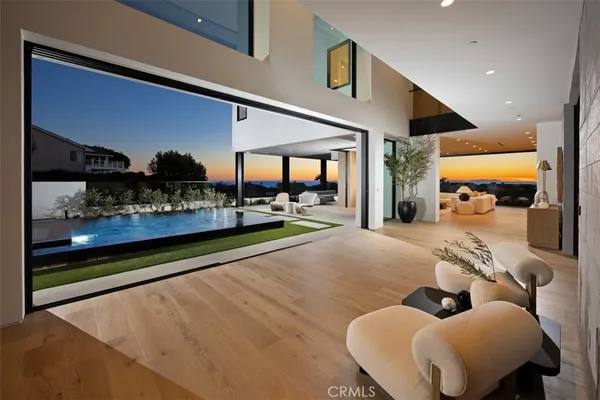 $18,995,000 | 53 Montecito Drive, Corona del Mar, CA 92625