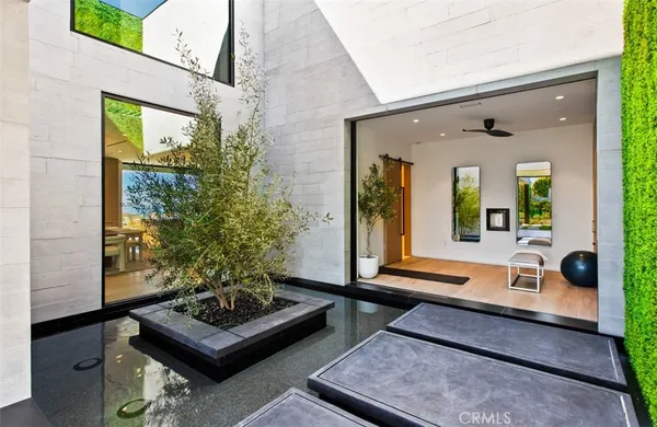 $18,995,000 | 53 Montecito Drive, Corona del Mar, CA 92625