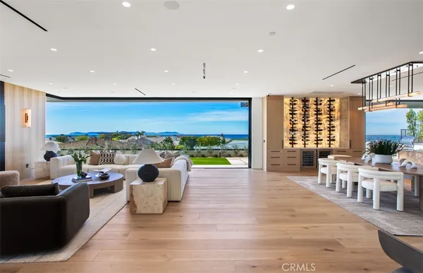 $18,995,000 | 53 Montecito Drive, Corona del Mar, CA 92625