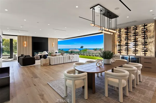 $18,995,000 | 53 Montecito Drive, Corona del Mar, CA 92625