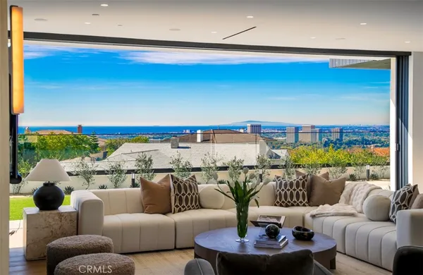 $18,995,000 | 53 Montecito Drive, Corona del Mar, CA 92625