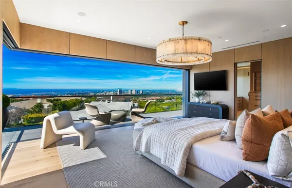 $18,995,000 | 53 Montecito Drive, Corona del Mar, CA 92625