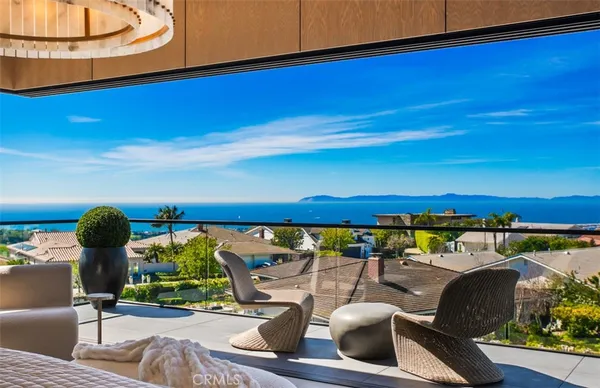 $18,995,000 | 53 Montecito Drive, Corona del Mar, CA 92625
