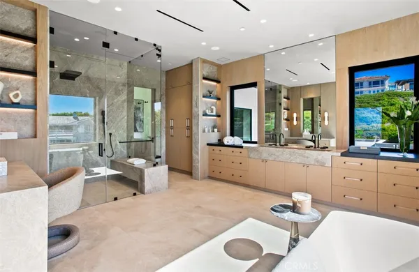 $18,995,000 | 53 Montecito Drive, Corona del Mar, CA 92625