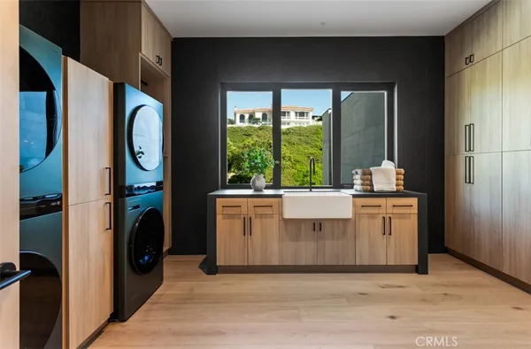 $18,995,000 | 53 Montecito Drive, Corona del Mar, CA 92625