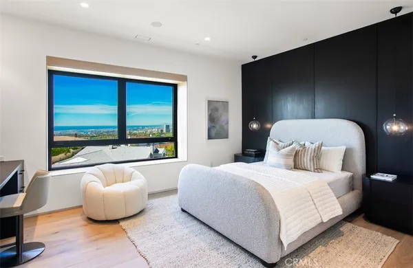 $18,995,000 | 53 Montecito Drive, Corona del Mar, CA 92625