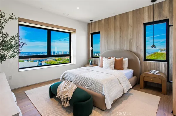 $18,995,000 | 53 Montecito Drive, Corona del Mar, CA 92625
