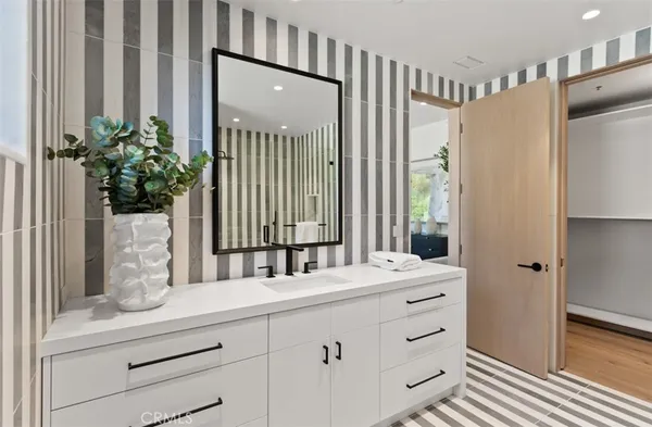 $18,995,000 | 53 Montecito Drive, Corona del Mar, CA 92625