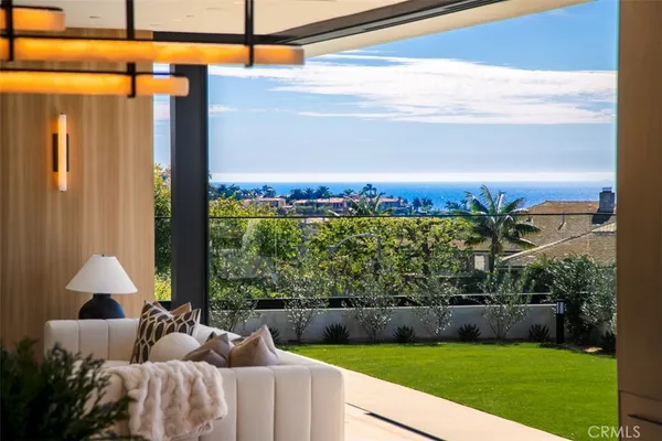 $18,995,000 | 53 Montecito Drive, Corona del Mar, CA 92625
