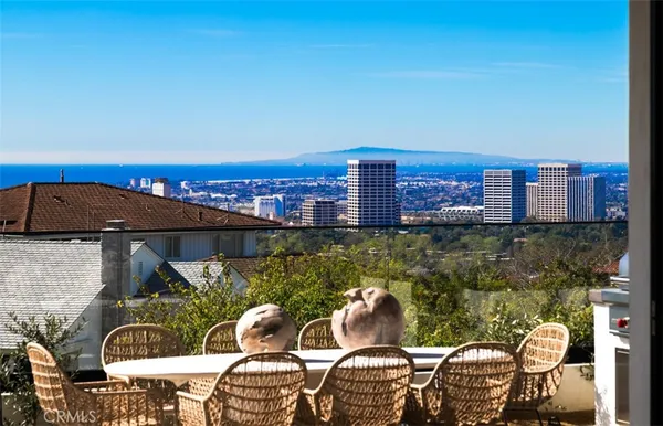 $18,995,000 | 53 Montecito Drive, Corona del Mar, CA 92625