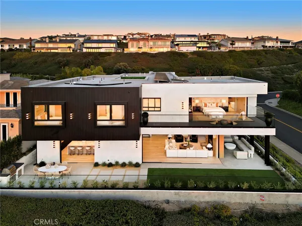 $18,995,000 | 53 Montecito Drive, Corona del Mar, CA 92625