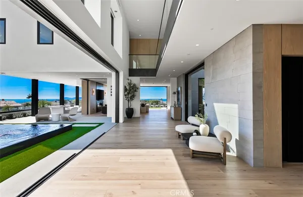 $18,995,000 | 53 Montecito Drive, Corona del Mar, CA 92625
