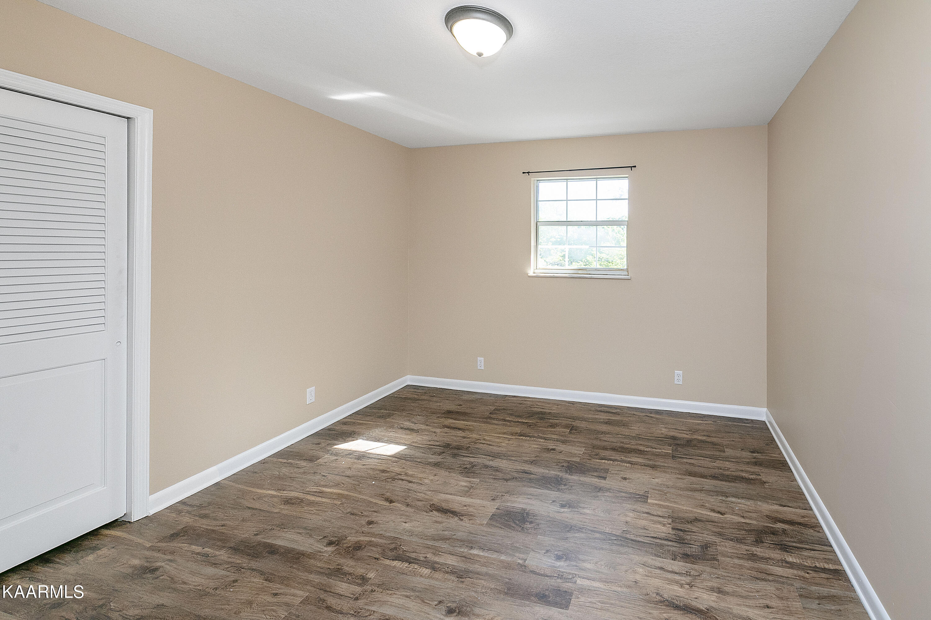 3915 Idumea Road Corryton, TN 37721 - Photo 21 of 39 Guest Bedroom 1