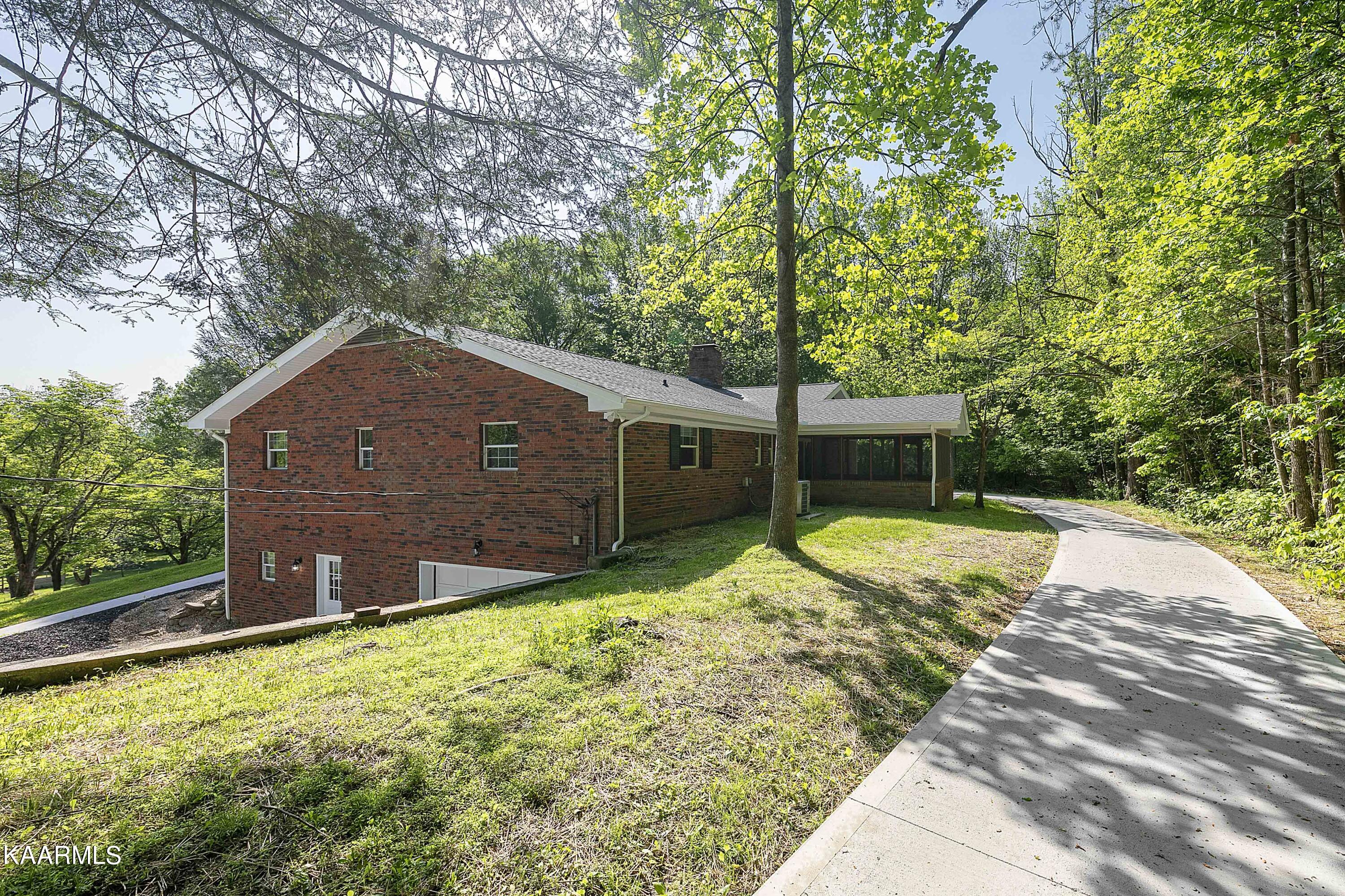 3915 Idumea Road Corryton, TN 37721 - Photo 38 of 39 Side View
