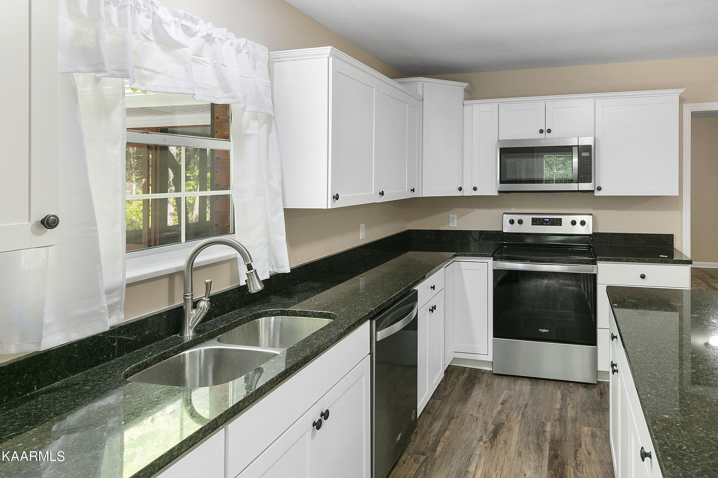 3915 Idumea Road Corryton, TN 37721 - Photo 10 of 39 Updated Kitchen