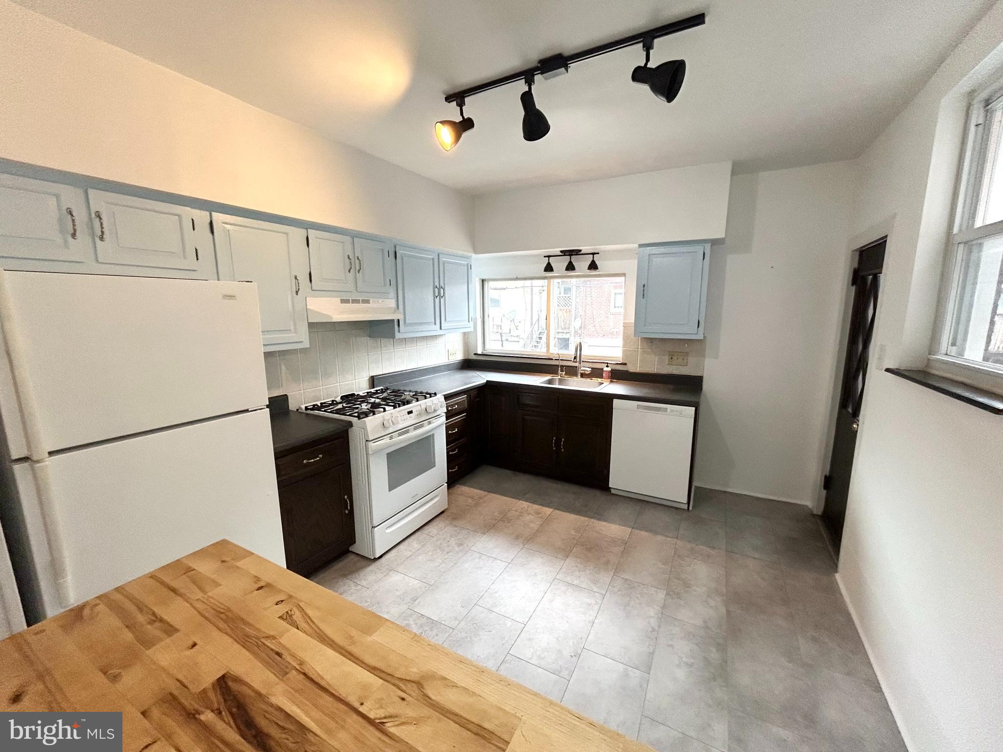 4413 Sherwood Road Philadelphia, PA 19131 - Photo 8 of 23 Gallery Image 8