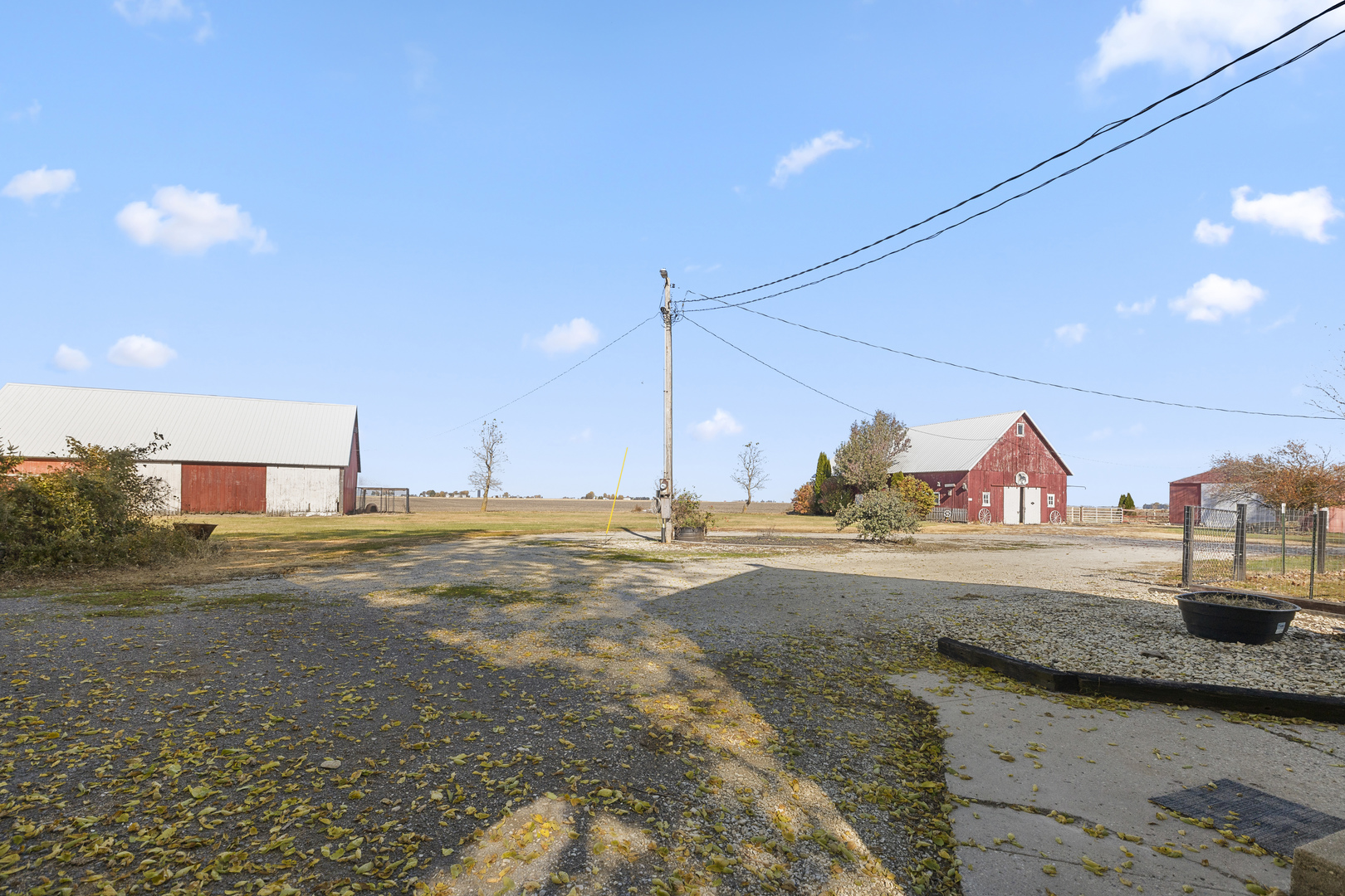 1624 East 1200 North Road Milford, IL 60953 - Photo 11 of 45 a view of a house with a street