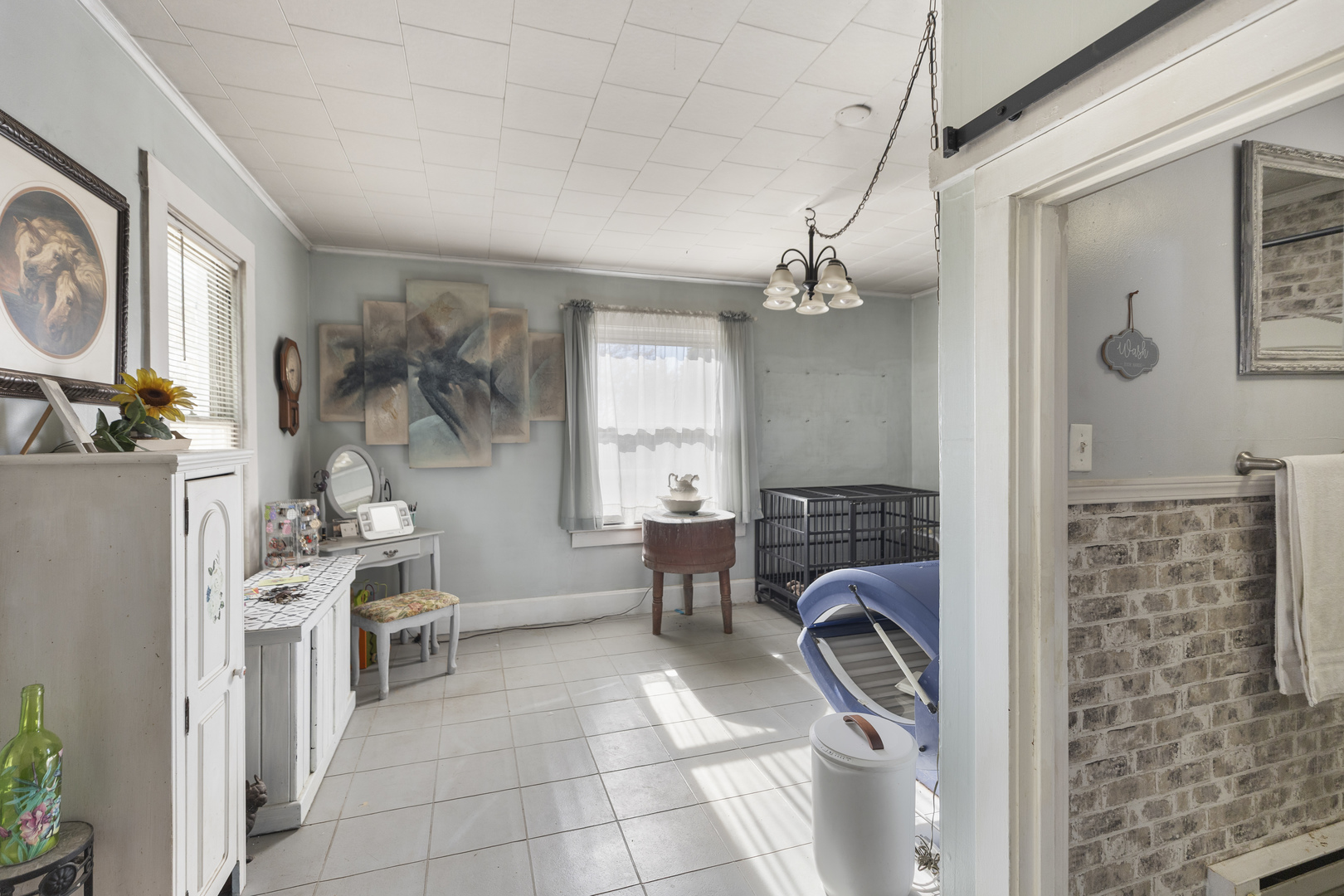 1624 East 1200 North Road Milford, IL 60953 - Photo 20 of 45 a bathroom with a sink a bathtub and a shower