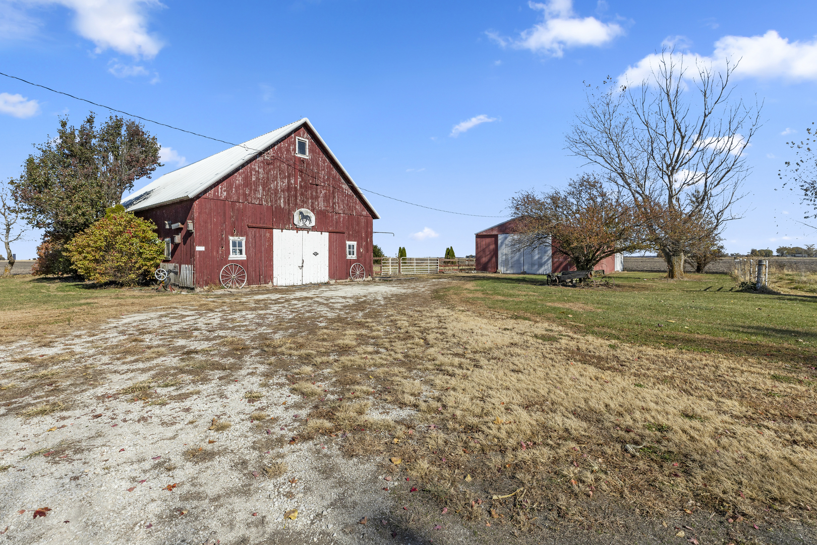 1624 East 1200 North Road Milford, IL 60953 - Photo 2 of 45 a view of a house with a yard