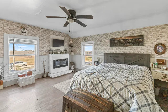 $274,900 | 1624 East 1200 North Road, Milford, IL 60953