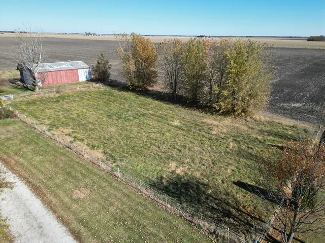 $274,900 | 1624 East 1200 North Road, Milford, IL 60953