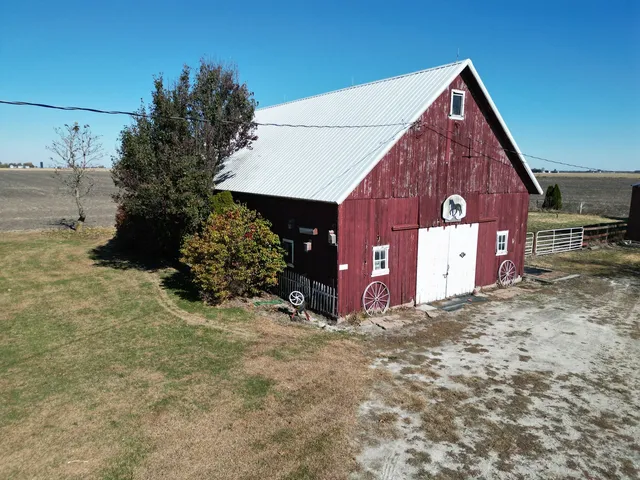 $274,900 | 1624 East 1200 North Road, Milford, IL 60953