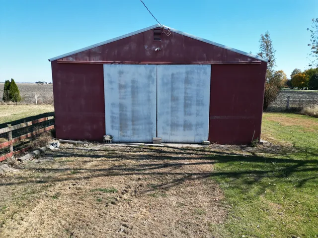 $274,900 | 1624 East 1200 North Road, Milford, IL 60953