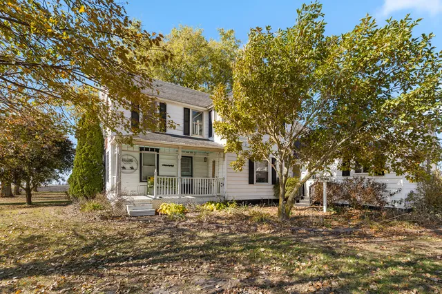 $274,900 | 1624 East 1200 North Road, Milford, IL 60953