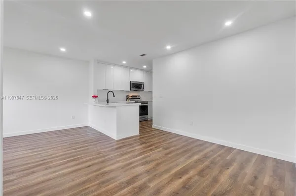 $2,300 | 6690 West 26th Court, Unit 2316, Hialeah, FL 33016