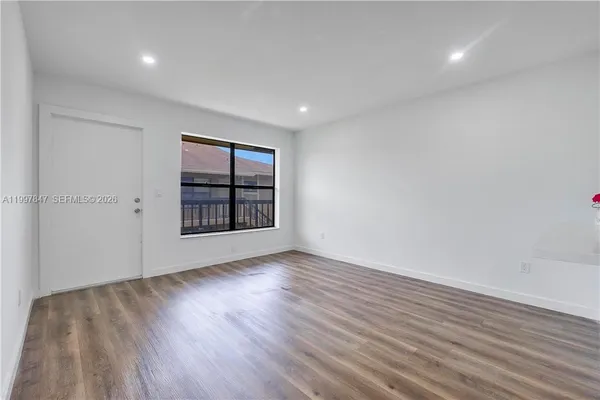 $2,300 | 6690 West 26th Court, Unit 2316, Hialeah, FL 33016