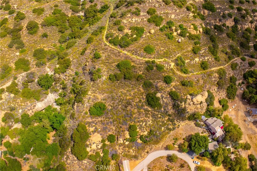 200 Amigo Chatsworth, CA 91311 - Photo 12 of 28 a view of a yard