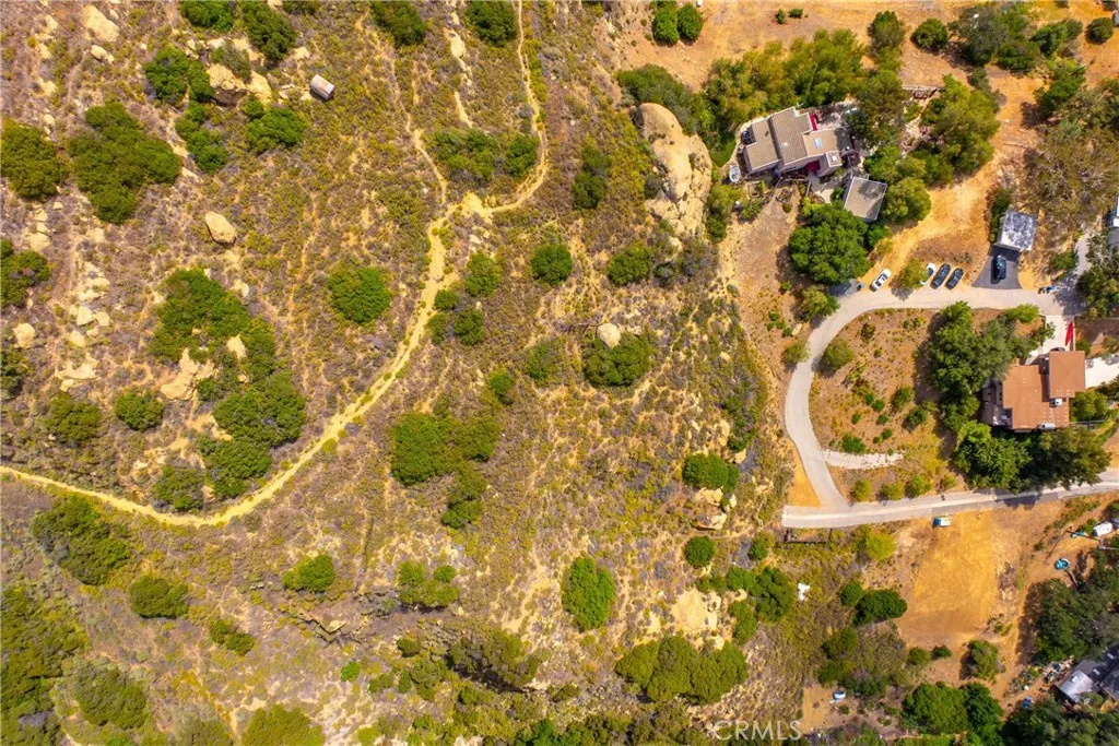 200 Amigo Chatsworth, CA 91311 - Photo 13 of 28 a backyard of a house